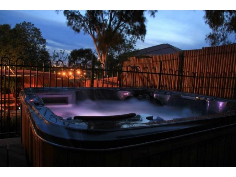 6 Hillcrest Avenue, Narre Warren VIC 3805