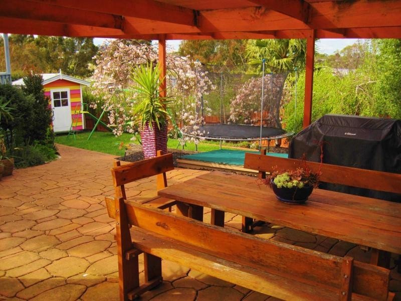 6 Hillcrest Avenue, Narre Warren VIC 3805