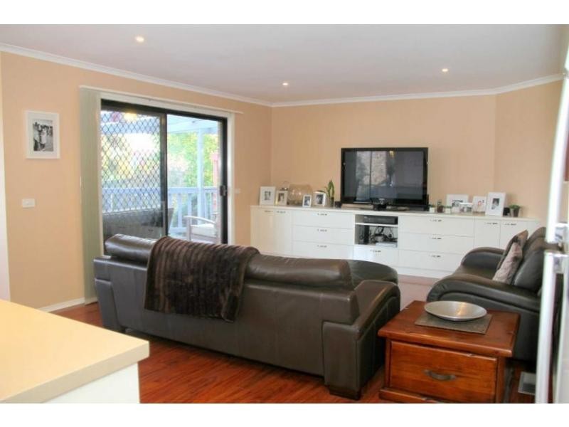 6 Hillcrest Avenue, Narre Warren VIC 3805