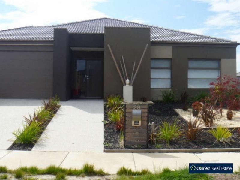 28 Winneke Way, Pakenham VIC 3810