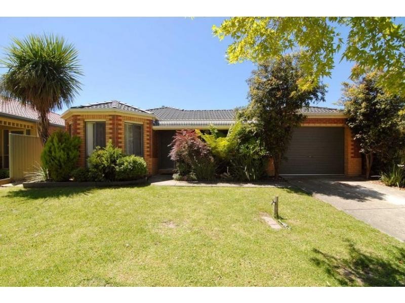 23 Horsham Drive, Cranbourne East VIC 3977