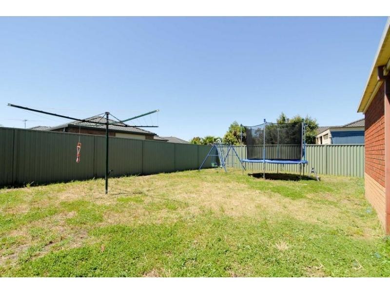23 Horsham Drive, Cranbourne East VIC 3977