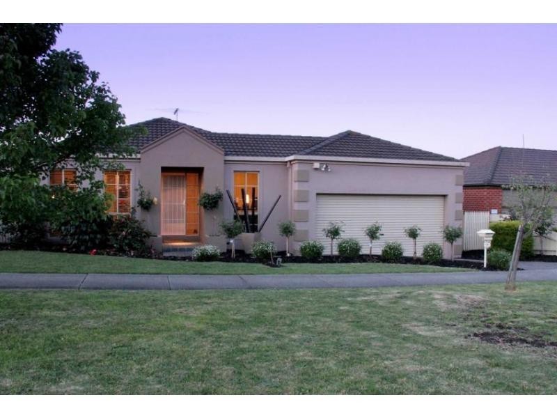 10 Frederick Rise, Narre Warren South VIC 3805