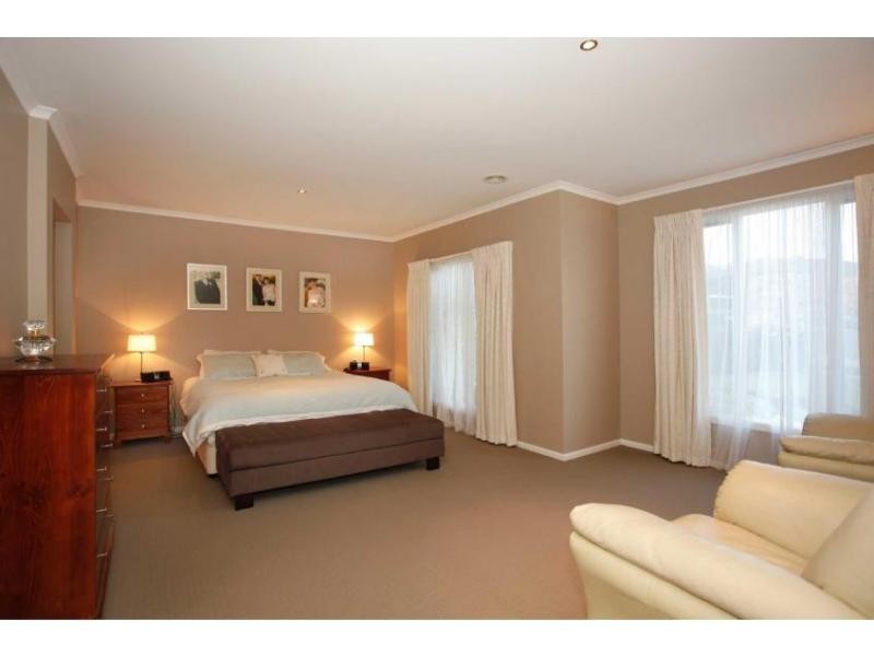 12 Lorne Court, Berwick VIC 3806