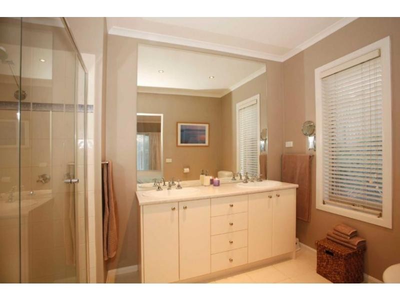 12 Lorne Court, Berwick VIC 3806