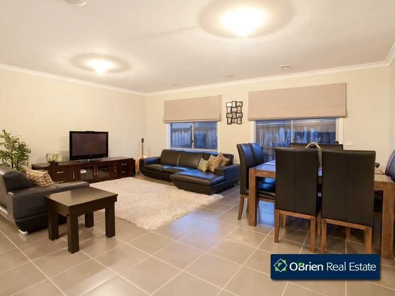 56 Tipperary Circuit, Pakenham VIC 3810