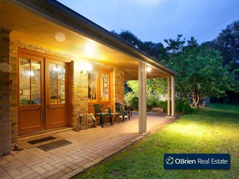 8 Sugarloaf Road, Beaconsfield Upper VIC 3808