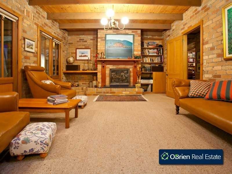 8 Sugarloaf Road, Beaconsfield Upper VIC 3808