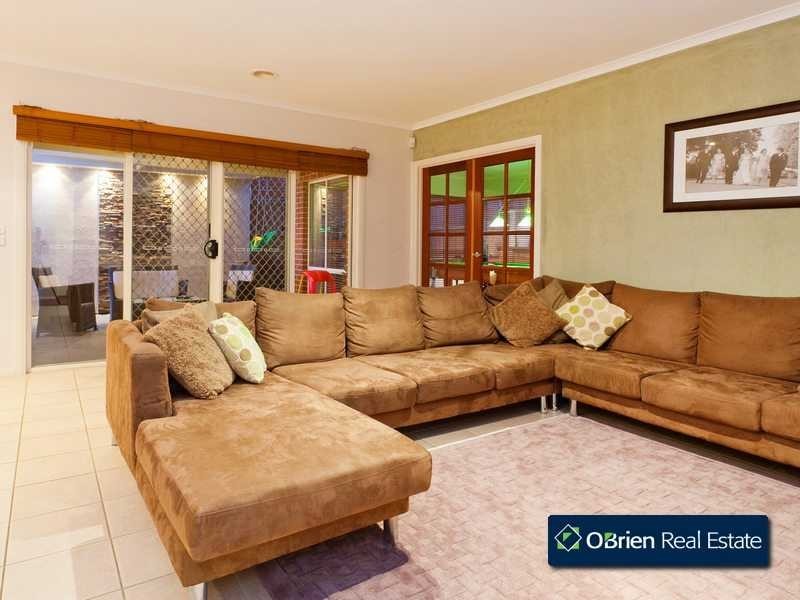 1 Glasshouse Court, Berwick VIC 3806