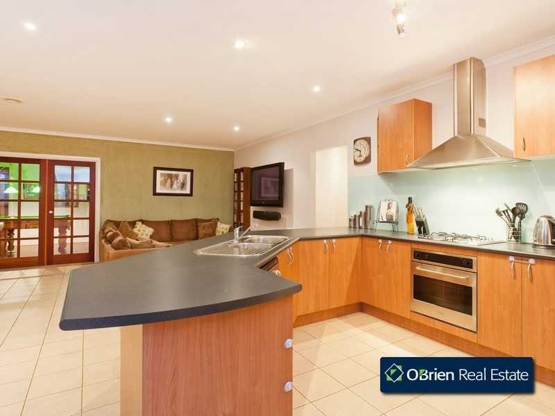 1 Glasshouse Court, Berwick VIC 3806