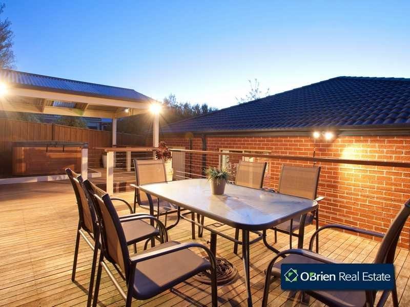 1 Glasshouse Court, Berwick VIC 3806