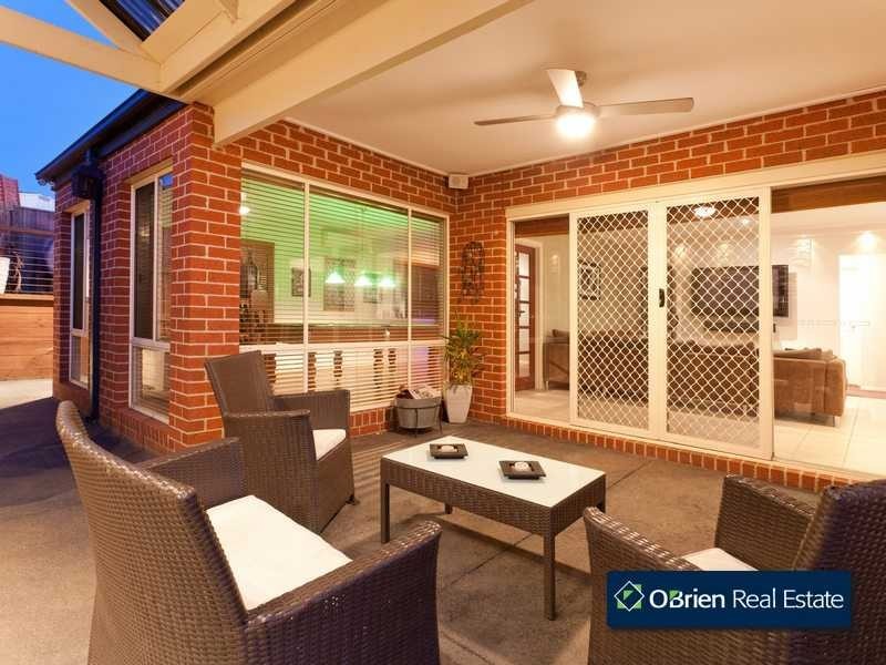 1 Glasshouse Court, Berwick VIC 3806