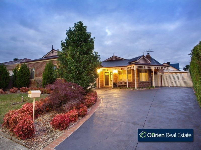 8 Spoonbill Street, Berwick VIC 3806