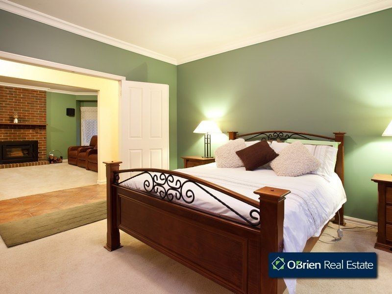 8 Spoonbill Street, Berwick VIC 3806