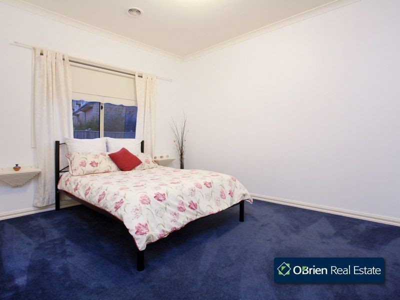 8 Spoonbill Street, Berwick VIC 3806