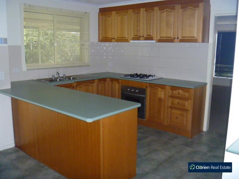 20 Lakeview Drive, Narre Warren South VIC 3805