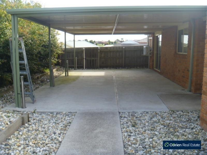 20 Lakeview Drive, Narre Warren South VIC 3805