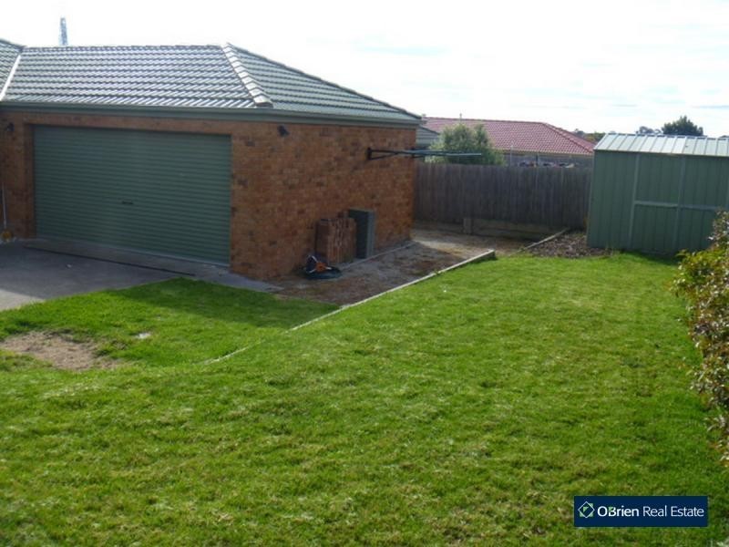 20 Lakeview Drive, Narre Warren South VIC 3805