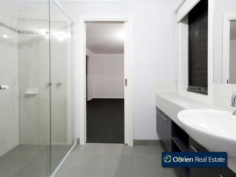 3 Barak Avenue, Berwick VIC 3806