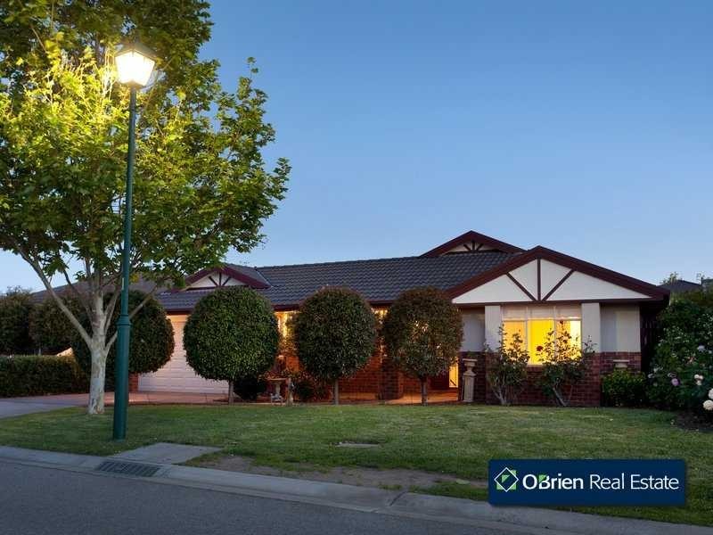 17 Castleridge Court, Narre Warren South VIC 3805