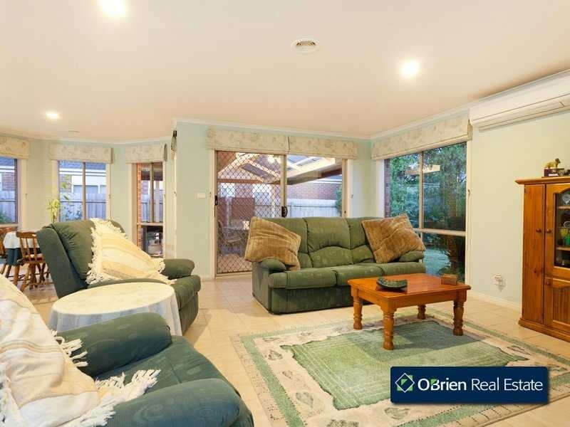 17 Castleridge Court, Narre Warren South VIC 3805