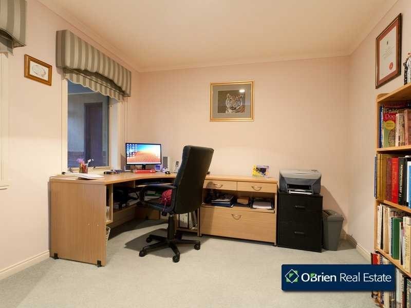 17 Castleridge Court, Narre Warren South VIC 3805