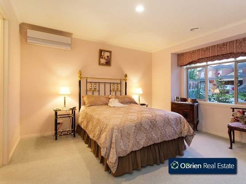 17 Castleridge Court, Narre Warren South VIC 3805