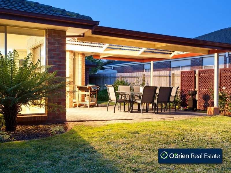 17 Castleridge Court, Narre Warren South VIC 3805