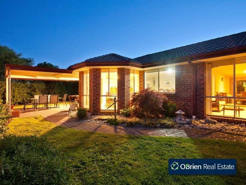 17 Castleridge Court, Narre Warren South VIC 3805