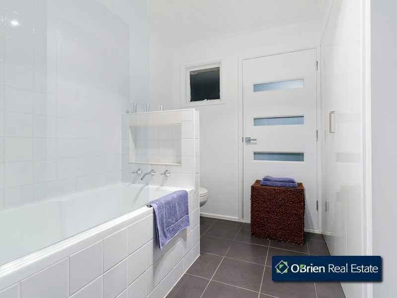 6 Venables Court, Berwick VIC 3806