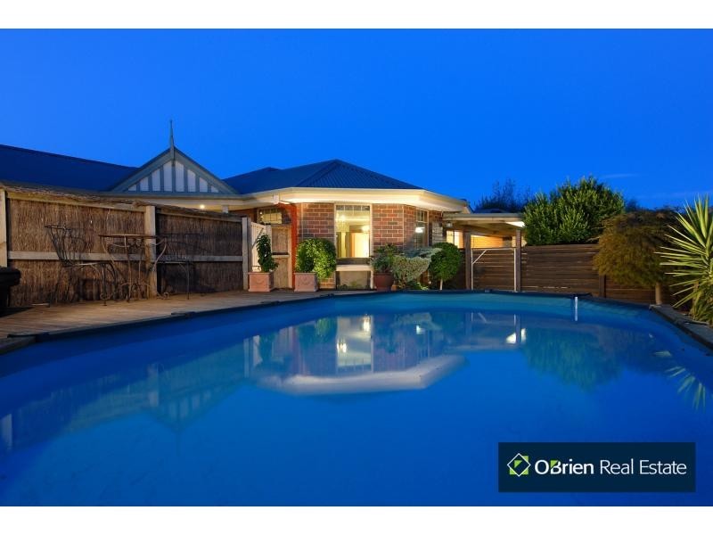 4 Hillrise Close, Narre Warren South VIC 3805