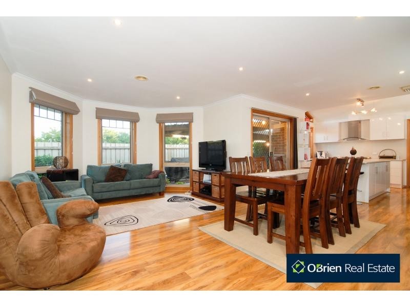 4 Hillrise Close, Narre Warren South VIC 3805