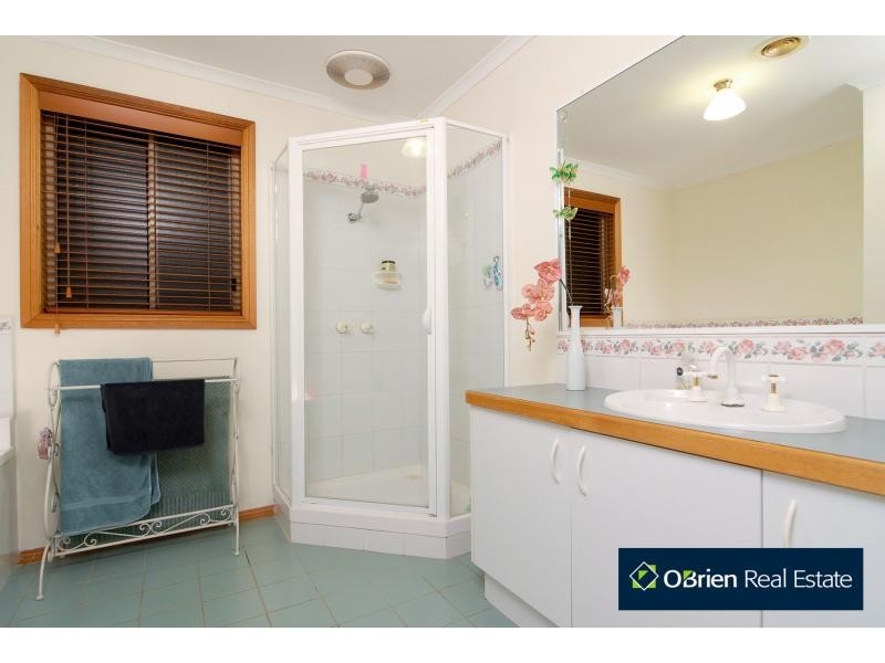 4 Hillrise Close, Narre Warren South VIC 3805