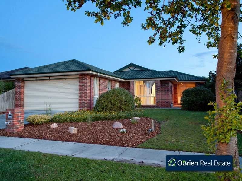 5 Highland Crescent, Narre Warren South VIC 3805