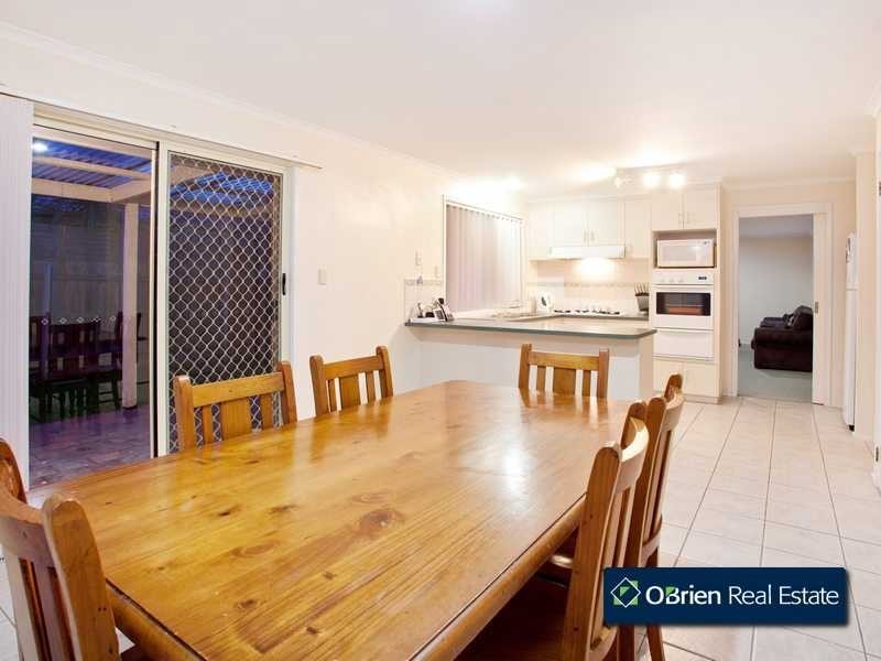 5 Highland Crescent, Narre Warren South VIC 3805