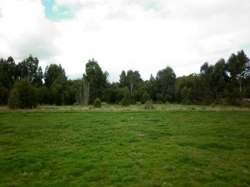 24 Follett Drive, Nyora VIC 3987