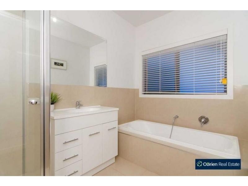 11 Castellana Court, Narre Warren South VIC 3805