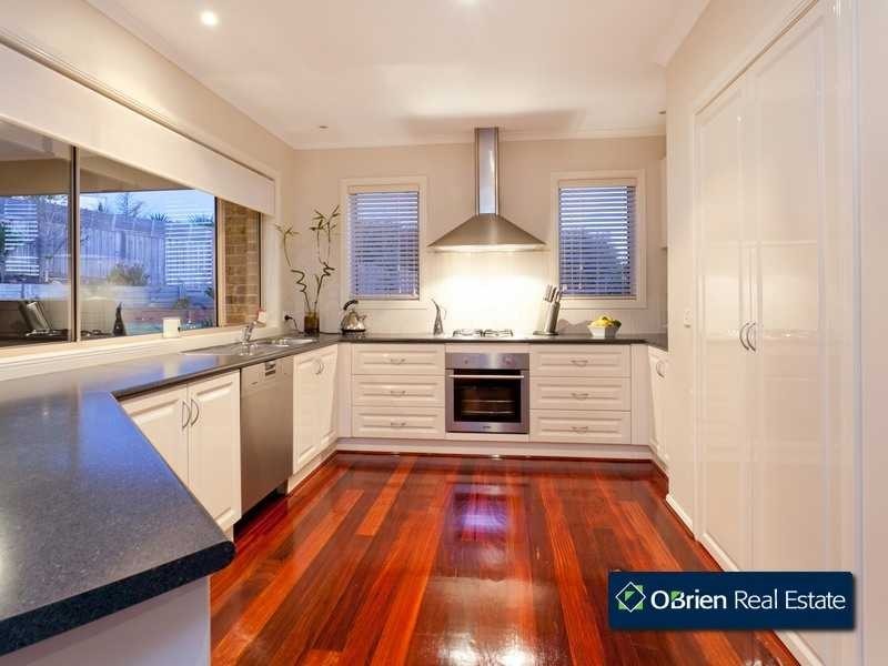 9 Viewbridge Close, Berwick VIC 3806