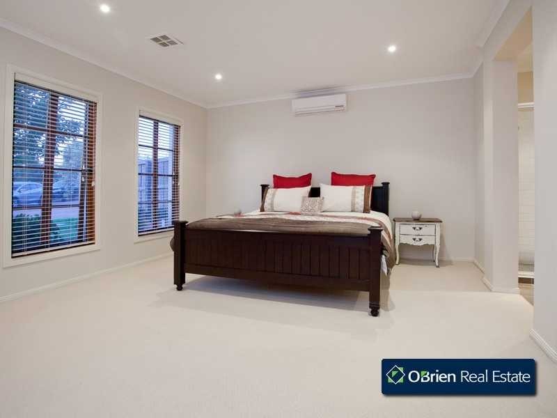 9 Viewbridge Close, Berwick VIC 3806