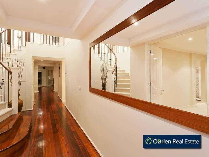 9 Viewbridge Close, Berwick VIC 3806