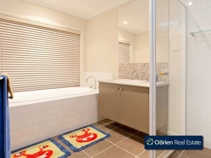 9 Viewbridge Close, Berwick VIC 3806