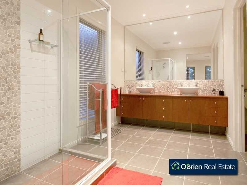 9 Viewbridge Close, Berwick VIC 3806