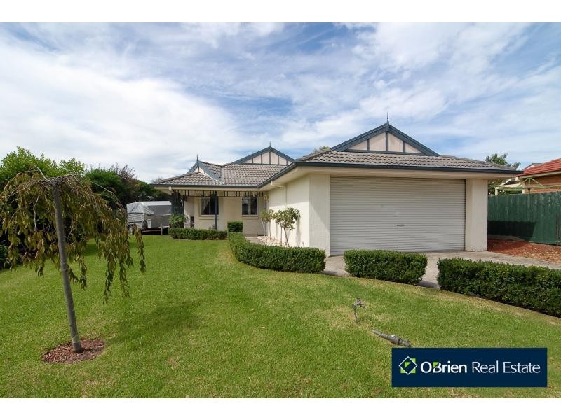 16 Tangerine Drive, Narre Warren South VIC 3805