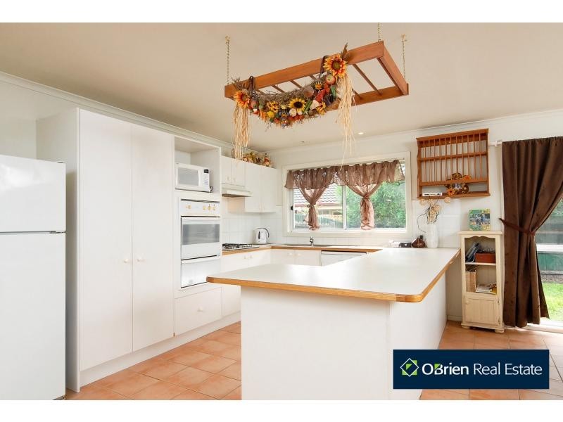 16 Tangerine Drive, Narre Warren South VIC 3805
