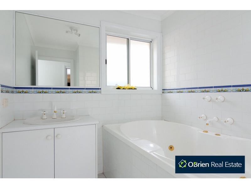 16 Tangerine Drive, Narre Warren South VIC 3805