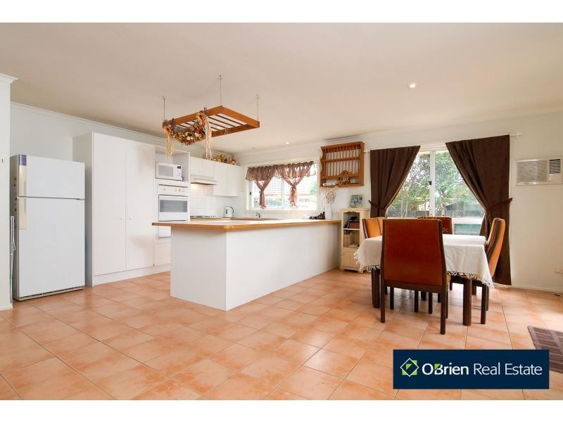 16 Tangerine Drive, Narre Warren South VIC 3805