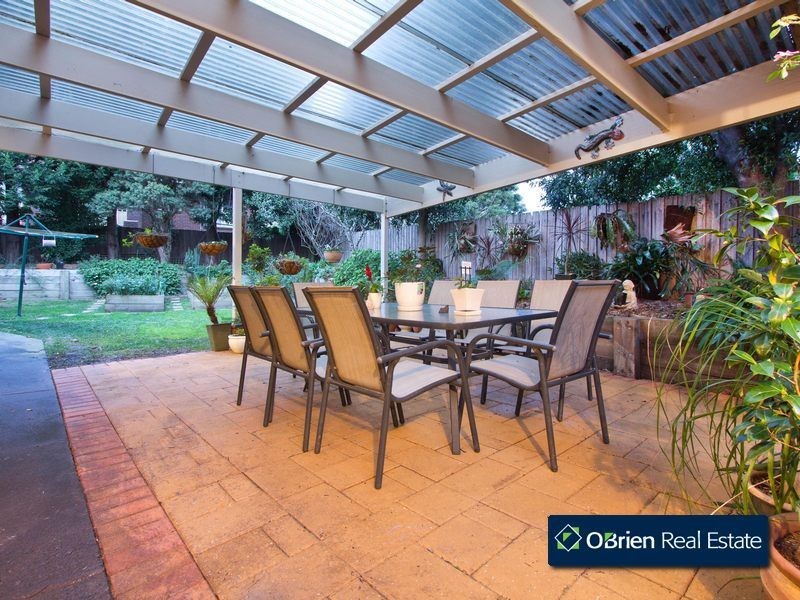 1 Savanna Court, Berwick VIC 3806