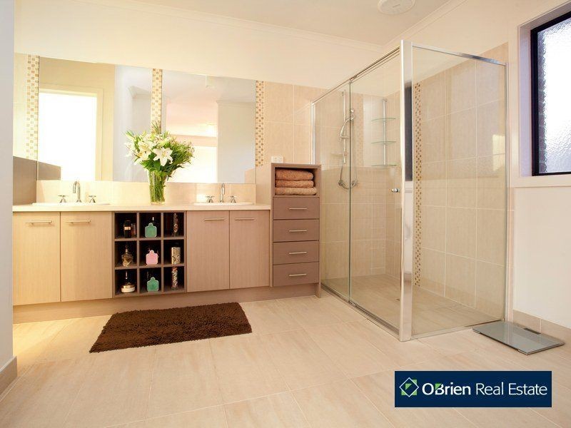 47 Bryn Mawr Boulevard, Berwick VIC 3806