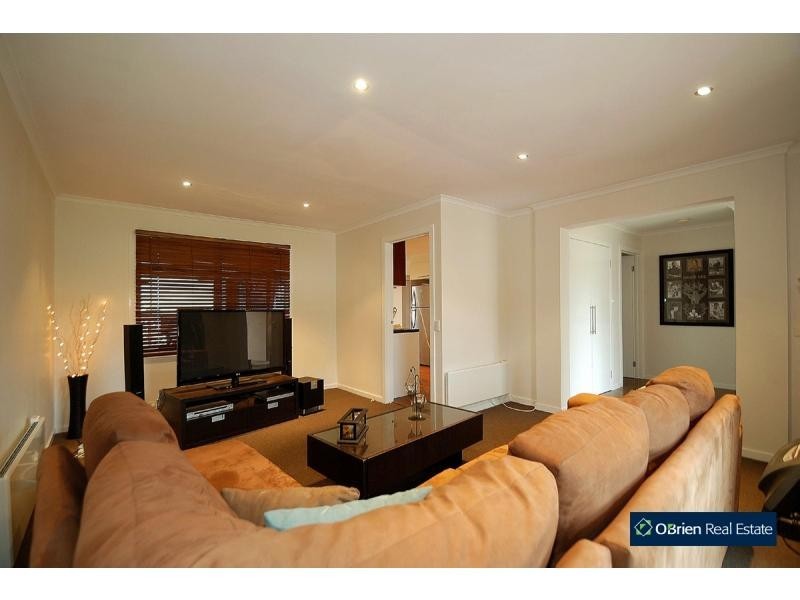 73 Sheldon Drive, Berwick VIC 3806