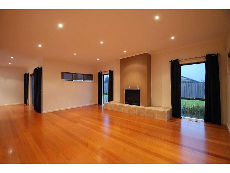 1 Viewbridge Close, Berwick VIC 3806